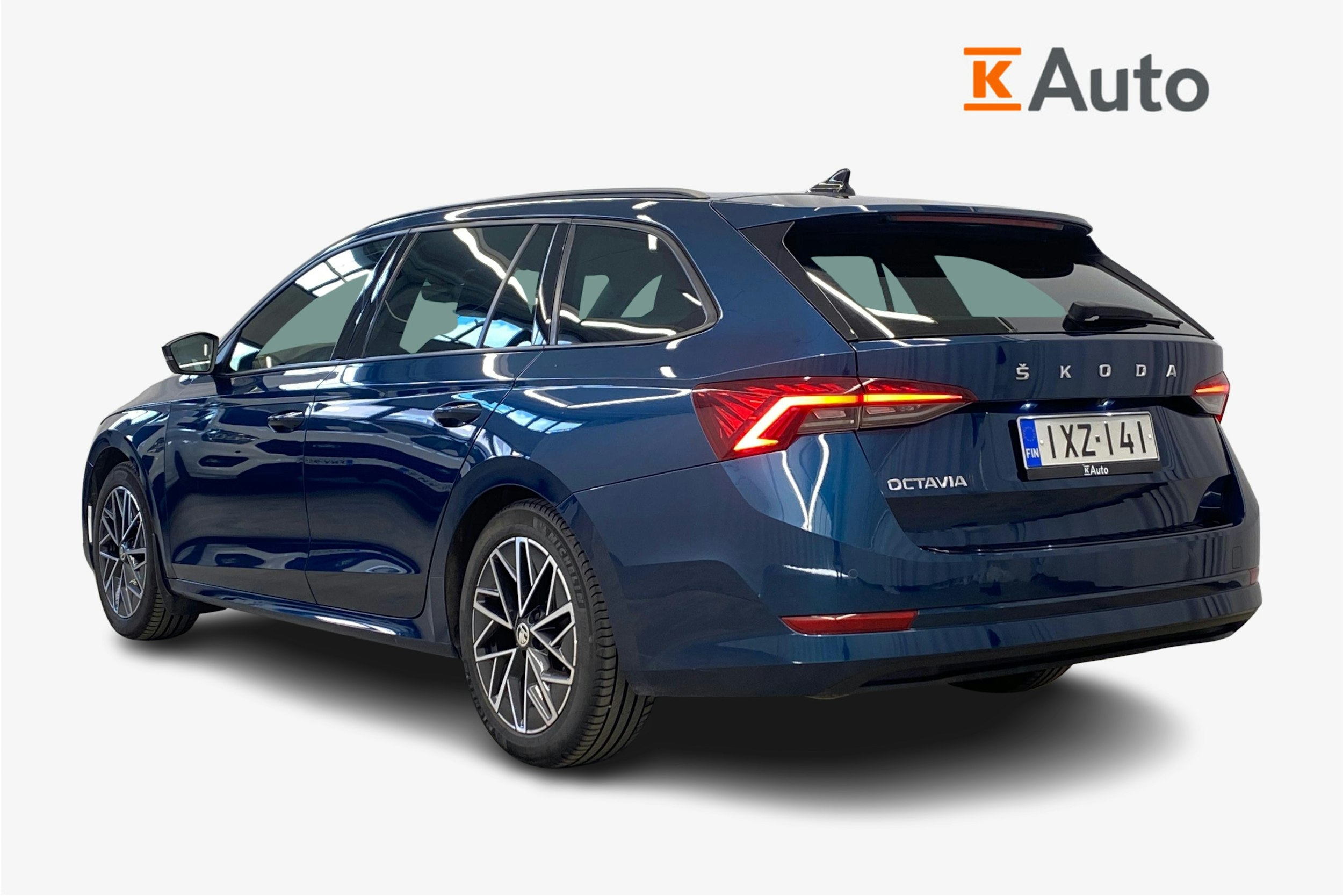 sininen Skoda Octavia 2021 kuva 2.