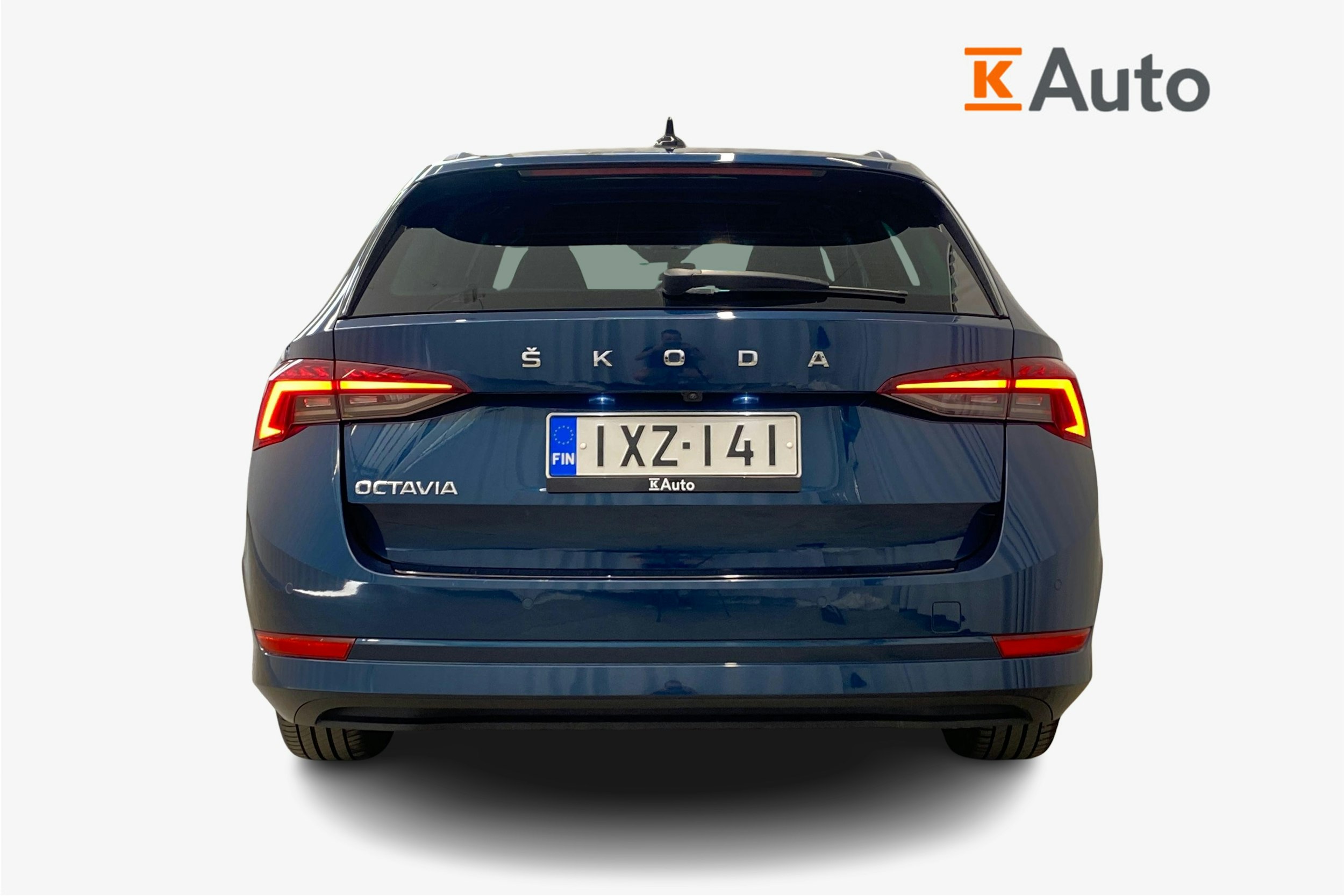 sininen Skoda Octavia 2021 kuva 3.