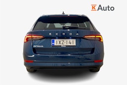 sininen Skoda Octavia 2021 kuva 3.