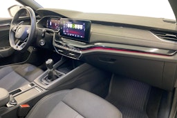 sininen Skoda Octavia 2021 kuva 10.