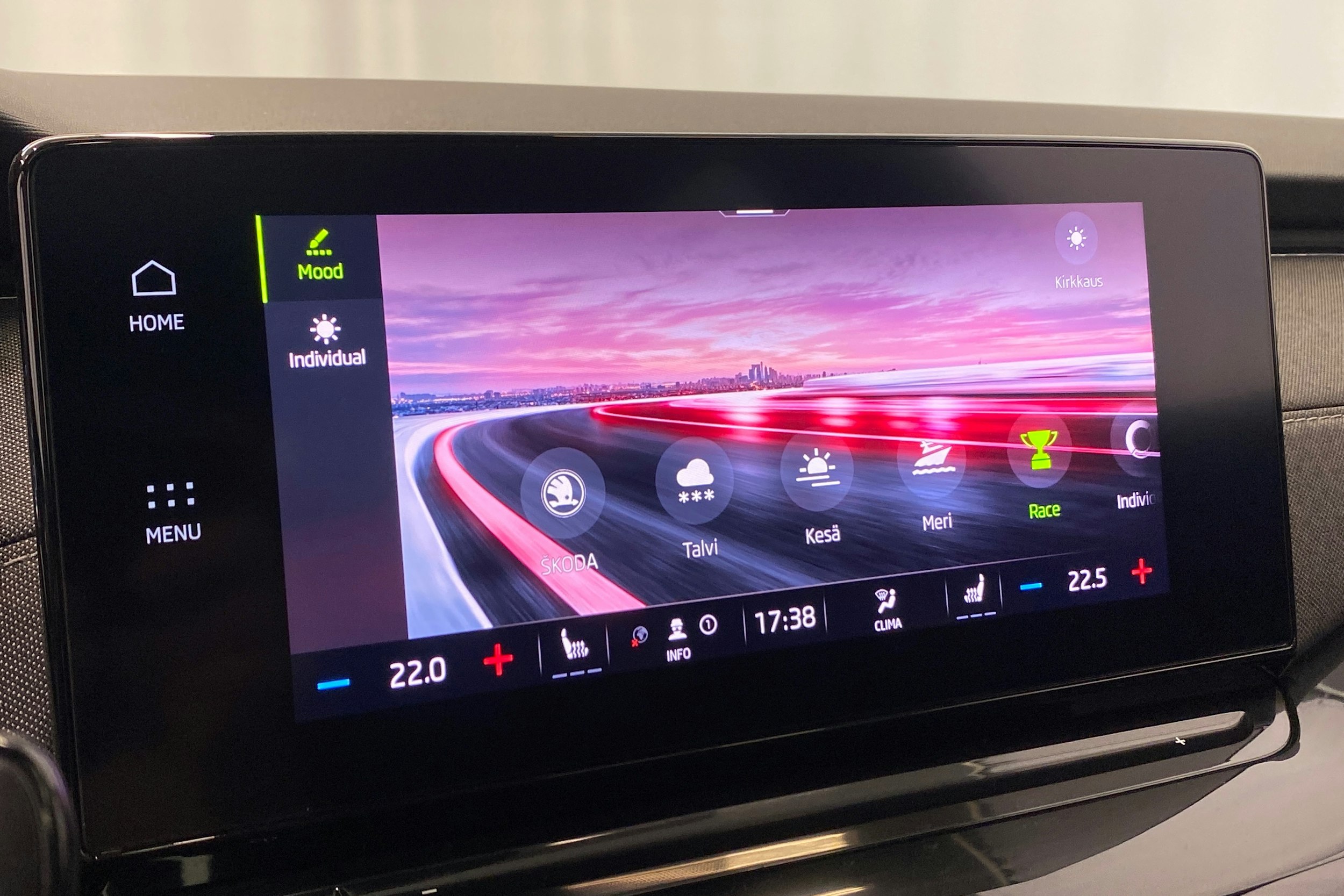 sininen Skoda Octavia 2021 kuva 25.