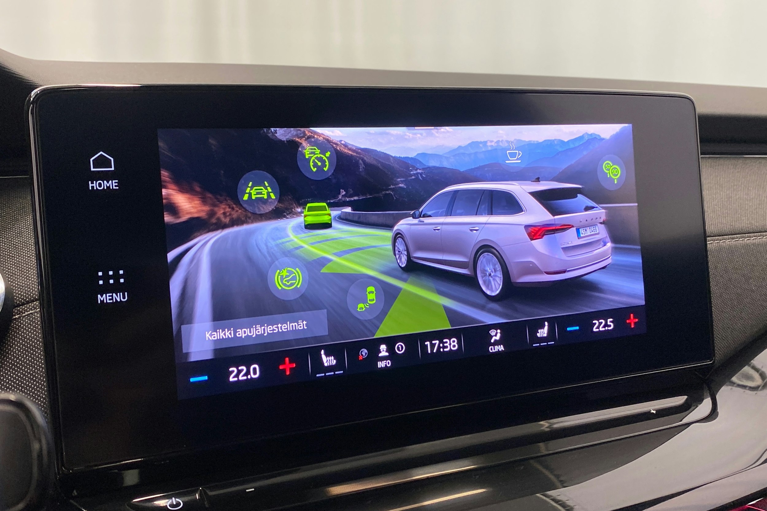 sininen Skoda Octavia 2021 kuva 26.