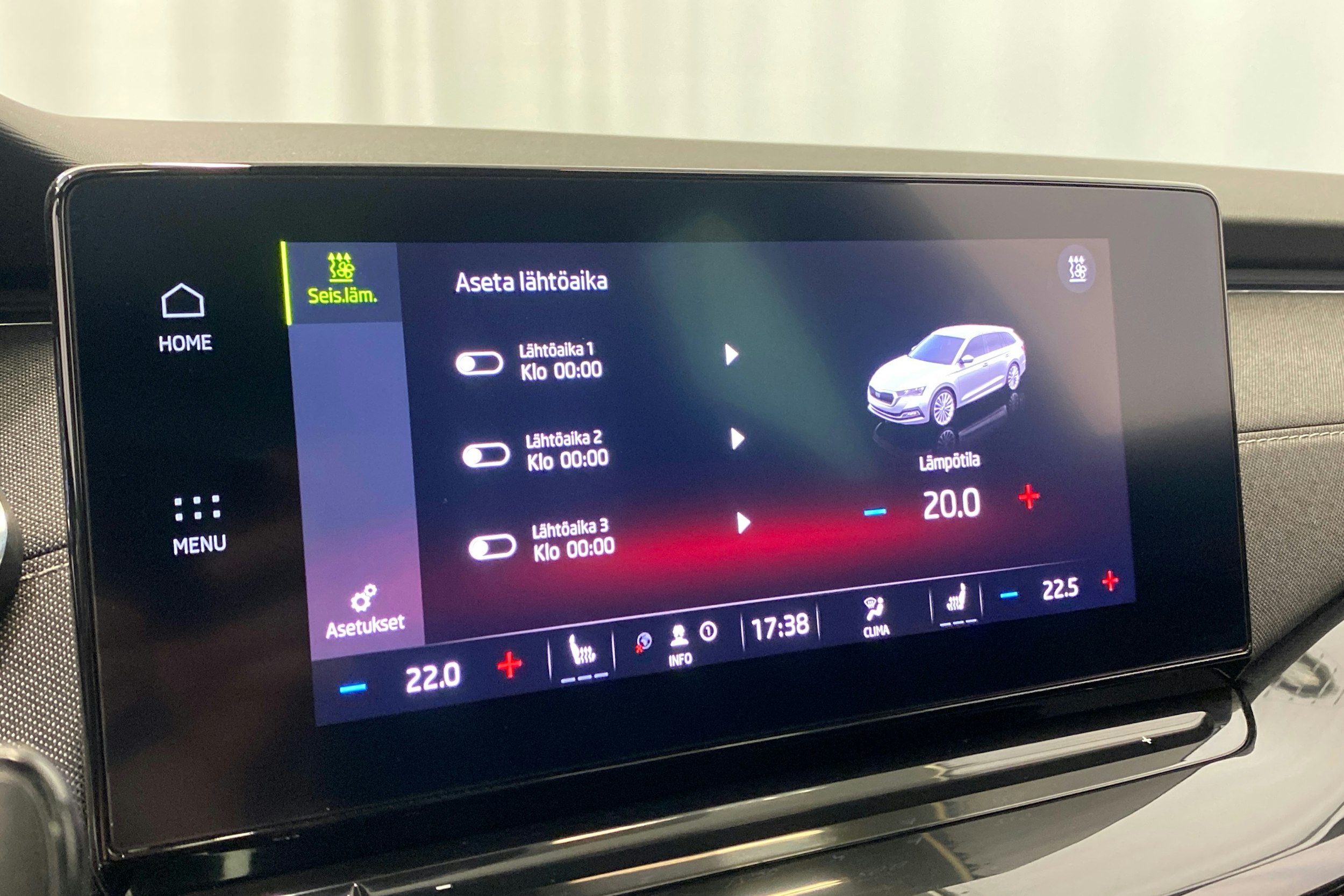 sininen Skoda Octavia 2021 kuva 28.