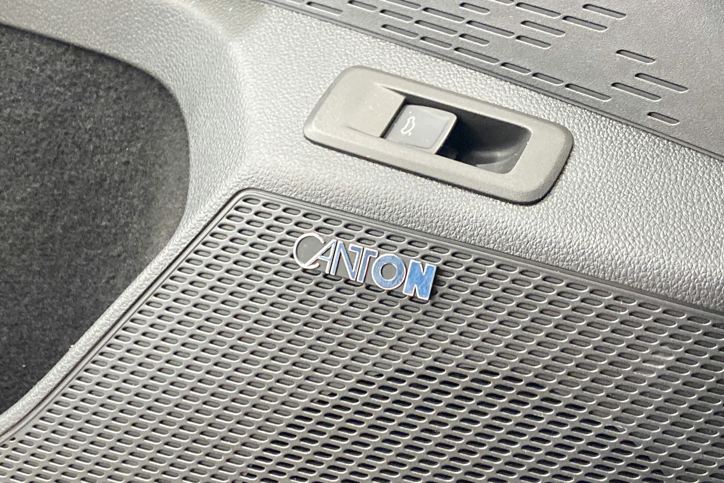 sininen Skoda Octavia 2021 kuva 32.