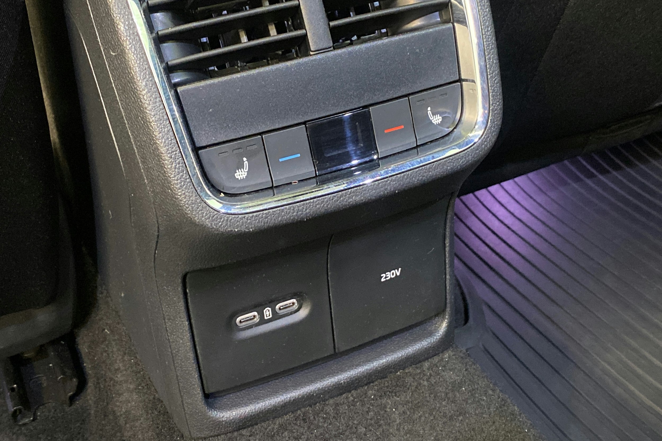 sininen Skoda Octavia 2021 kuva 35.