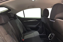 musta Skoda Octavia 2021 kuva 9.