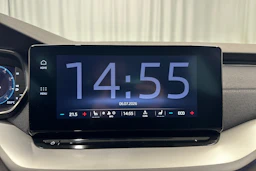 musta Skoda Octavia 2021 kuva 16.