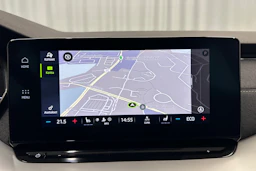 musta Skoda Octavia 2021 kuva 17.