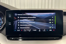 musta Skoda Octavia 2021 kuva 19.