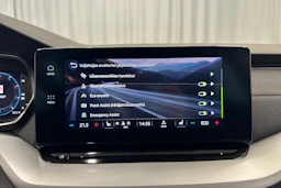 musta Skoda Octavia 2021 kuva 20.