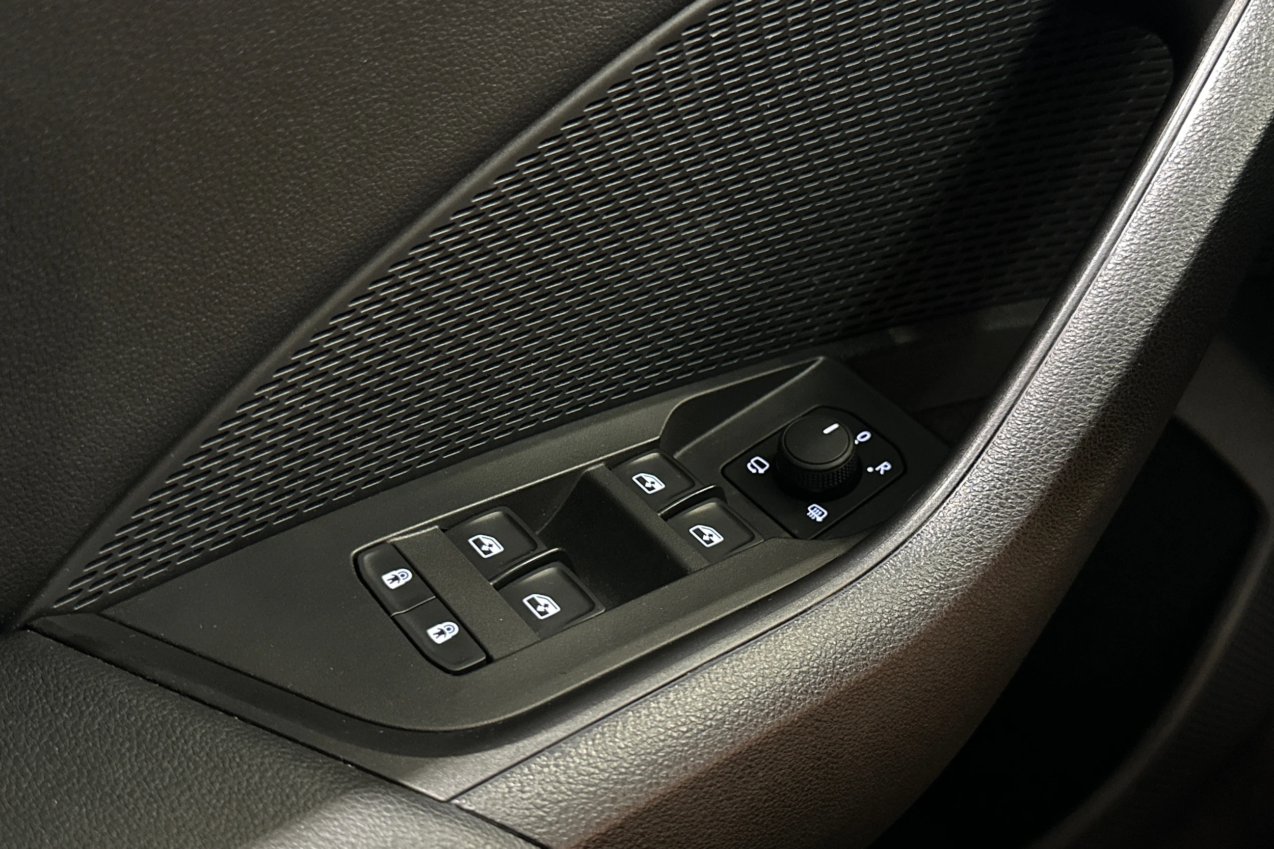 musta Skoda Octavia 2021 kuva 26.