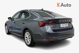 harmaa Skoda Octavia 2021 kuva 3.