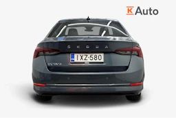 harmaa Skoda Octavia 2021 kuva 4.