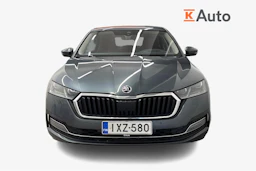 harmaa Skoda Octavia 2021 kuva 5.