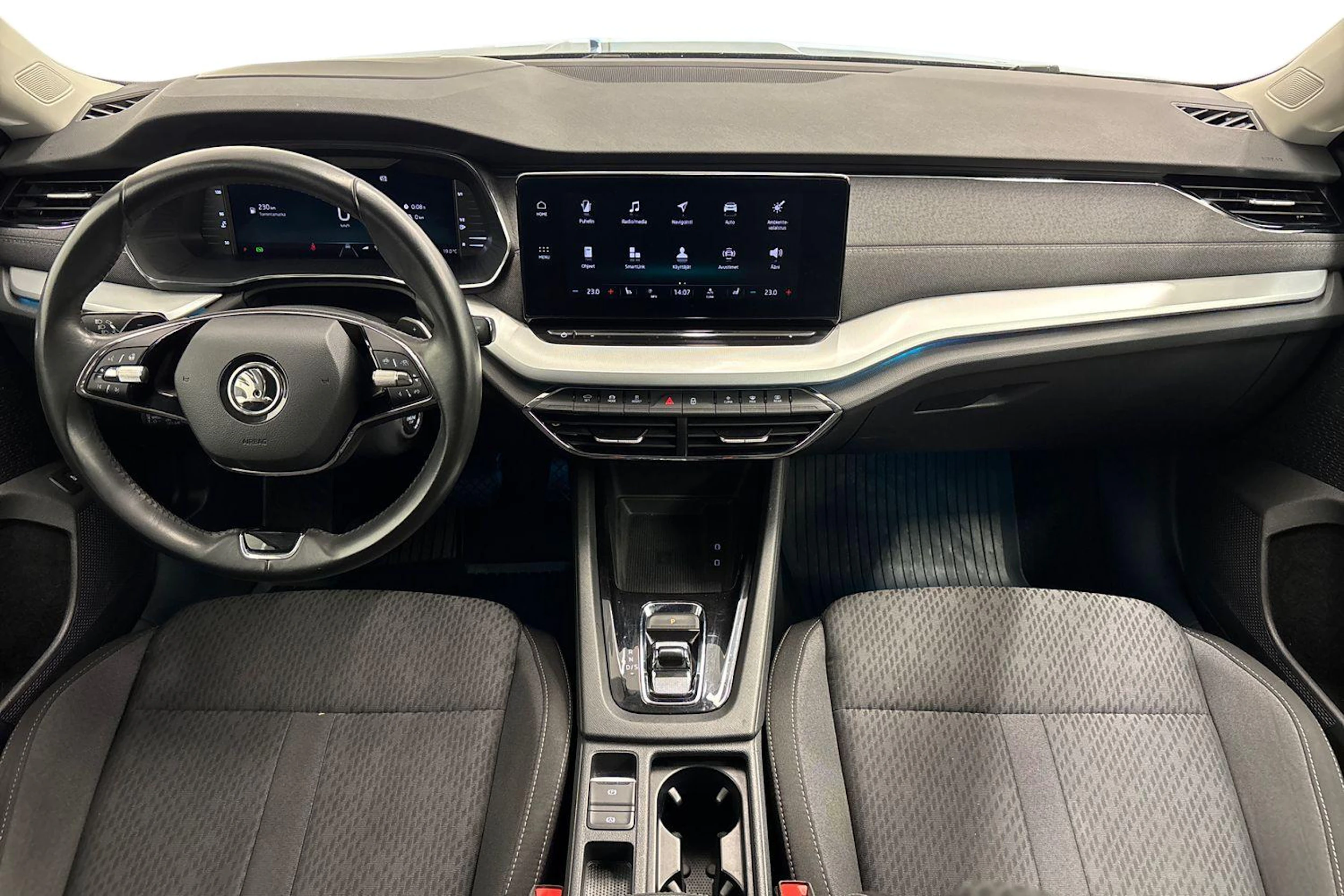 harmaa Skoda Octavia 2021 kuva 9.
