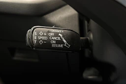 harmaa Skoda Octavia 2021 kuva 19.