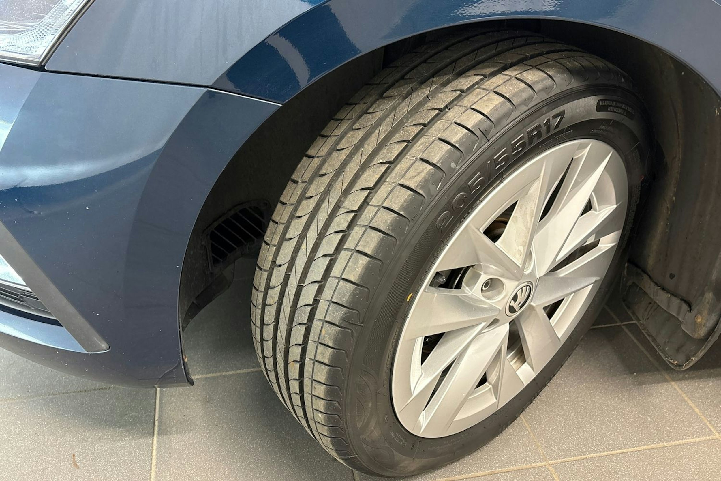 sininen Skoda Octavia 2021 kuva 13.