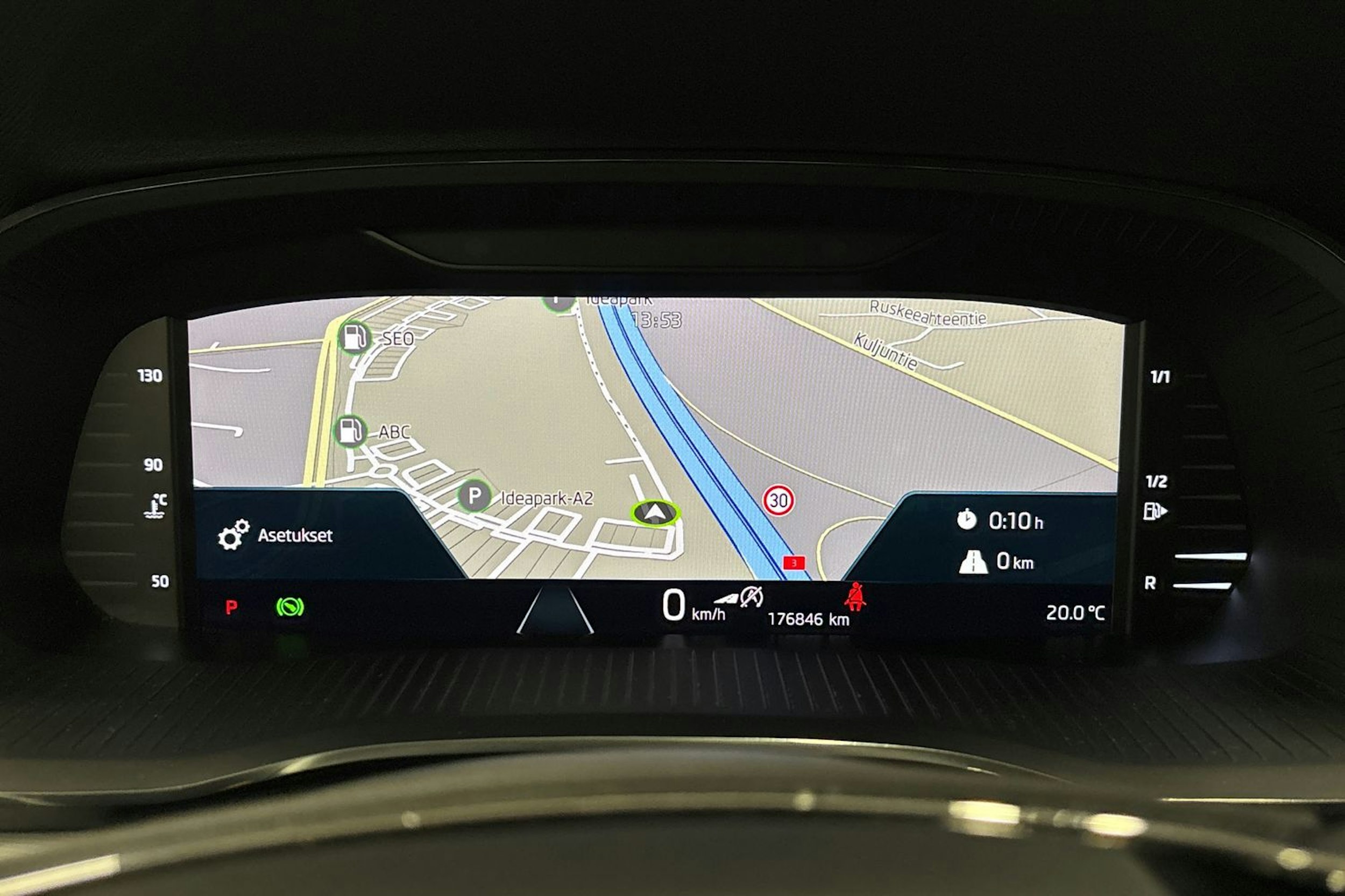 sininen Skoda Octavia 2021 kuva 24.