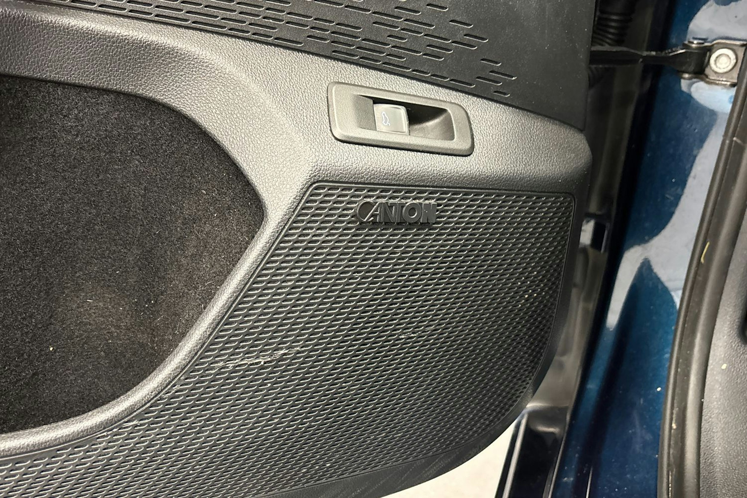 sininen Skoda Octavia 2021 kuva 29.