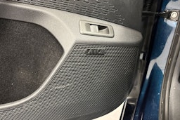 sininen Skoda Octavia 2021 kuva 29.