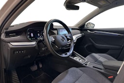 valkoinen Skoda Octavia 2021 kuva 3.