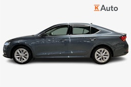 harmaa Skoda Octavia 2021 kuva 6.