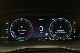 harmaa Skoda Octavia 2021 kuva 15.