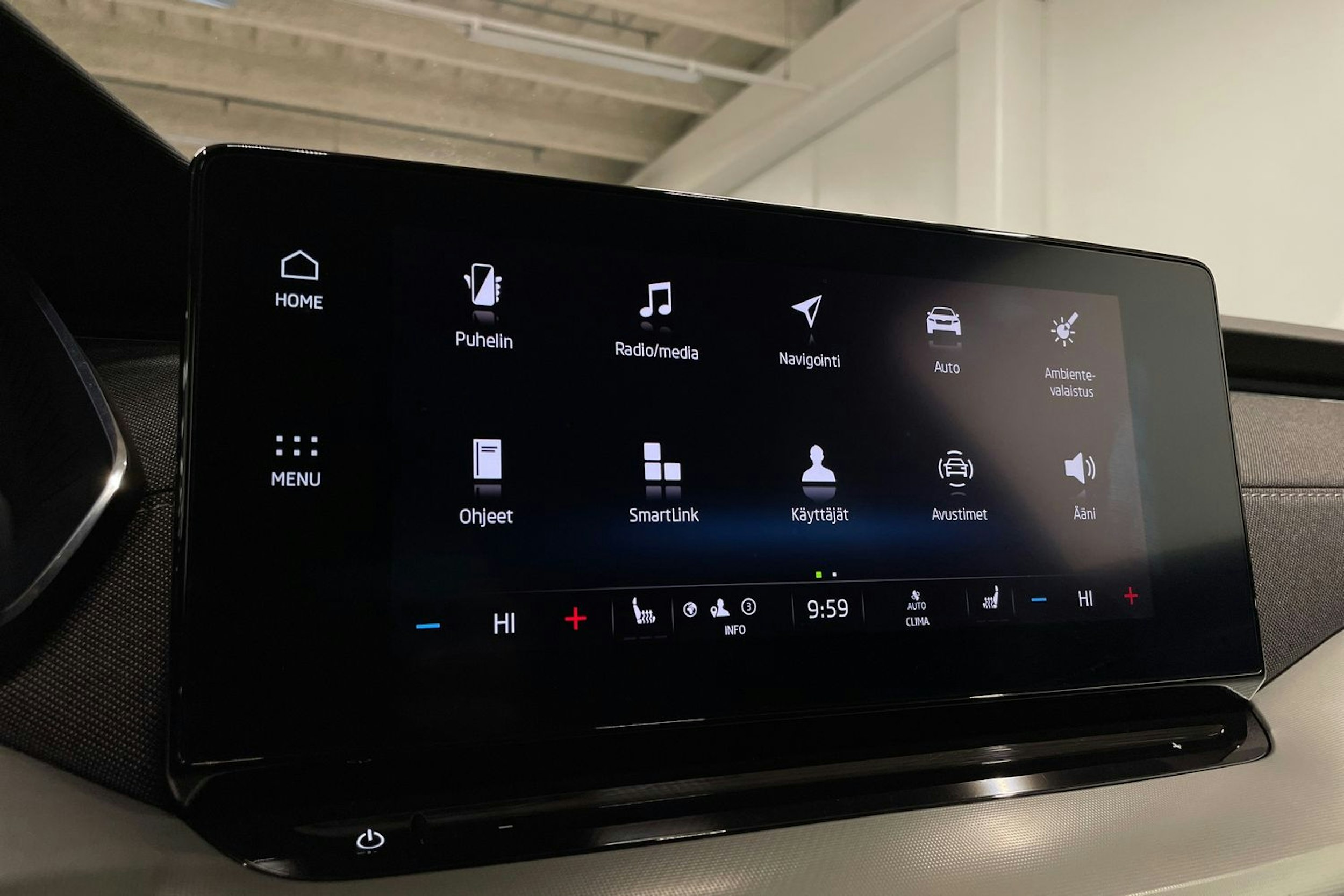 harmaa Skoda Octavia 2021 kuva 16.