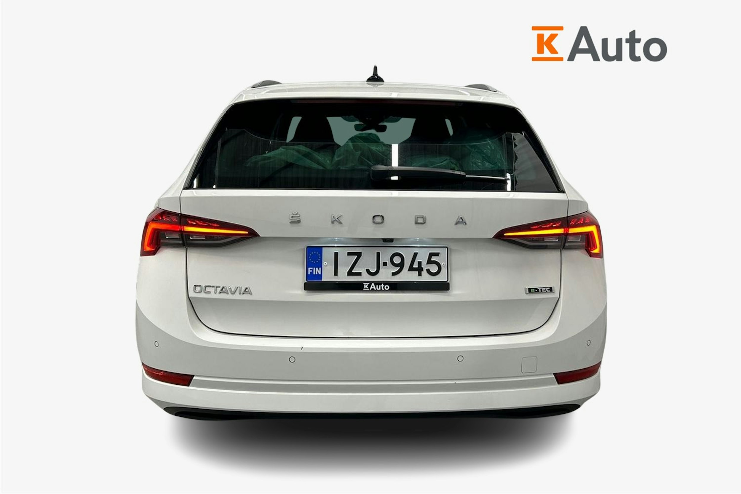 valkoinen Skoda Octavia 2021 kuva 3.