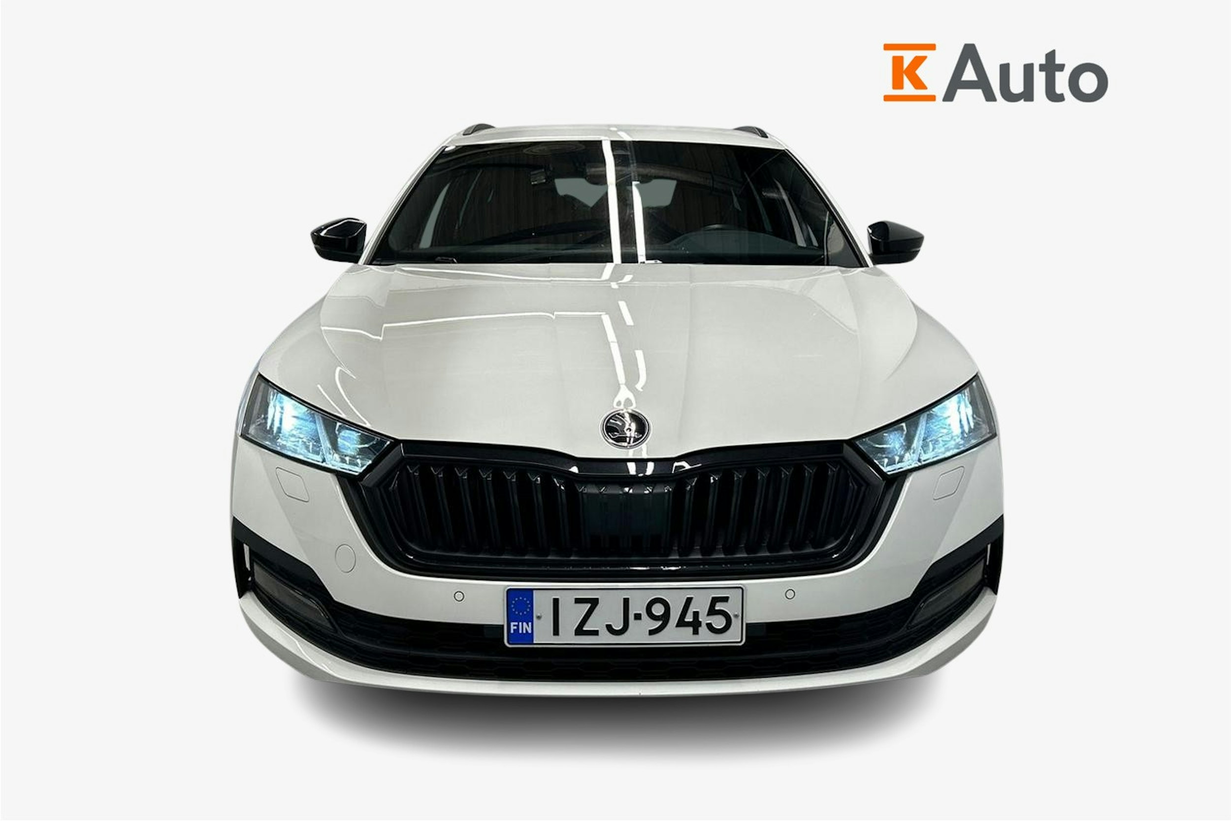 valkoinen Skoda Octavia 2021 kuva 5.