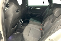 valkoinen Skoda Octavia 2021 kuva 10.