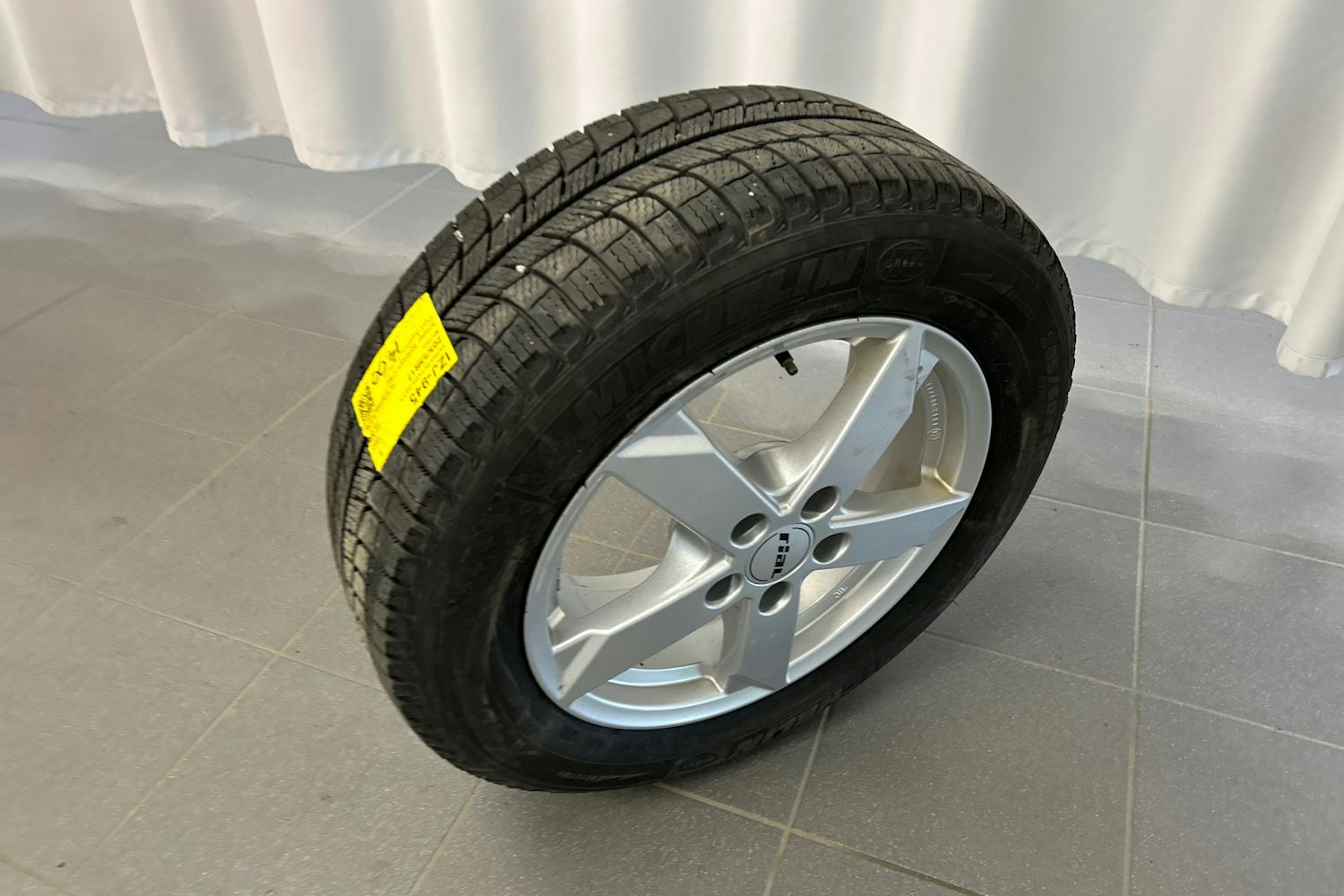 valkoinen Skoda Octavia 2021 kuva 15.