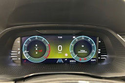 valkoinen Skoda Octavia 2021 kuva 18.
