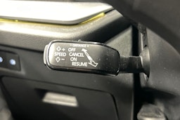 valkoinen Skoda Octavia 2021 kuva 21.