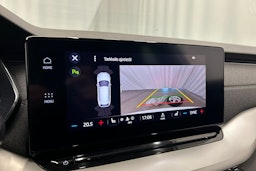 valkoinen Skoda Octavia 2021 kuva 22.