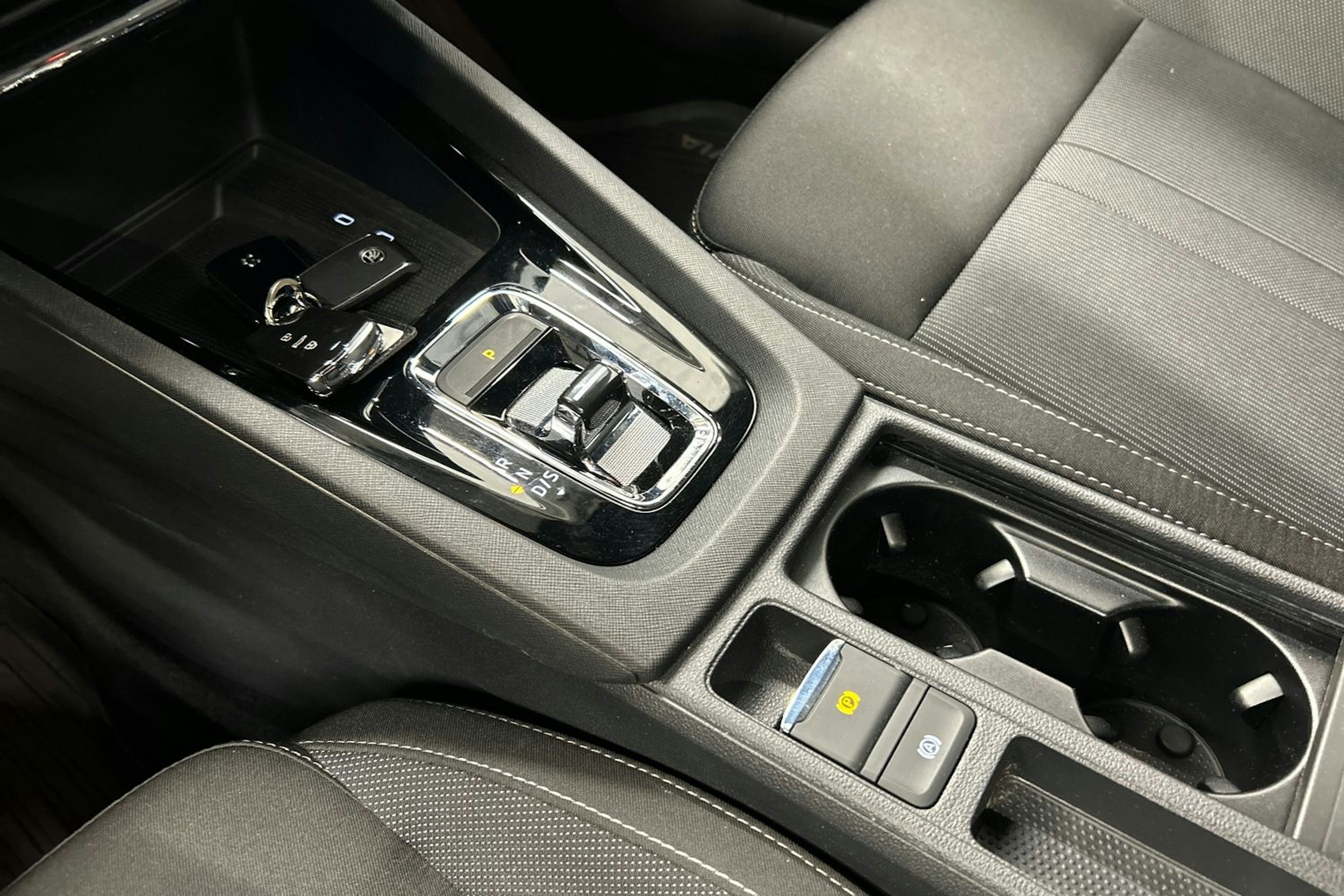 valkoinen Skoda Octavia 2021 kuva 26.