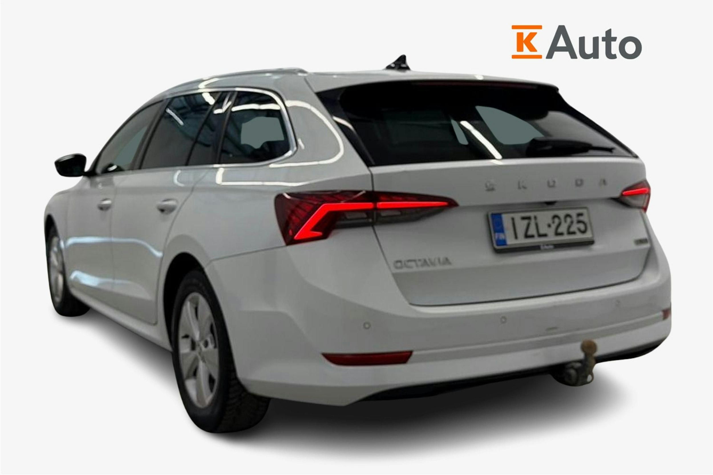 valkoinen Skoda Octavia 2021 kuva 2.