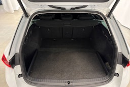 valkoinen Skoda Octavia 2021 kuva 11.