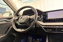 valkoinen Skoda Octavia 2021 kuva 14.