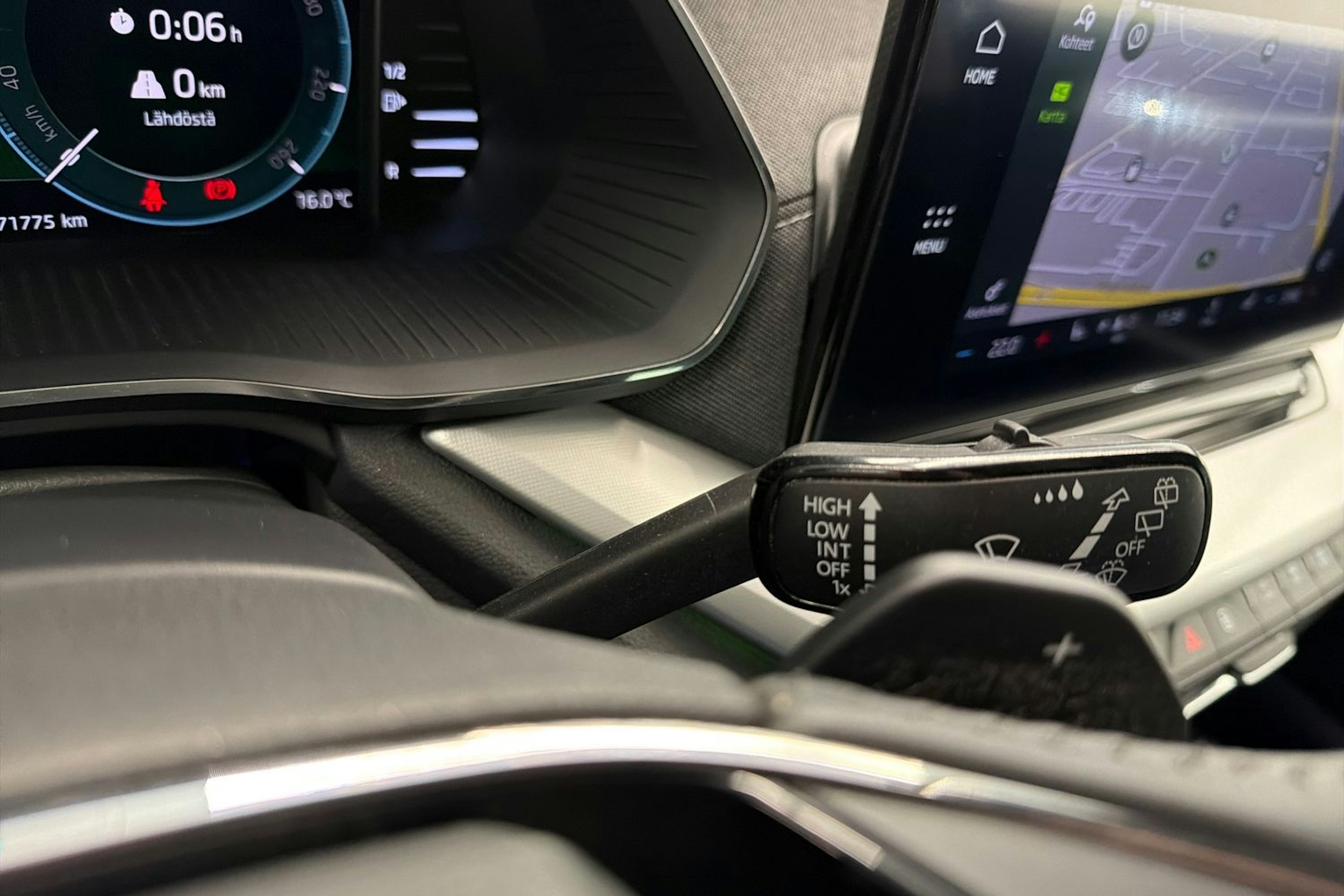 valkoinen Skoda Octavia 2021 kuva 19.