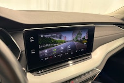 valkoinen Skoda Octavia 2021 kuva 24.