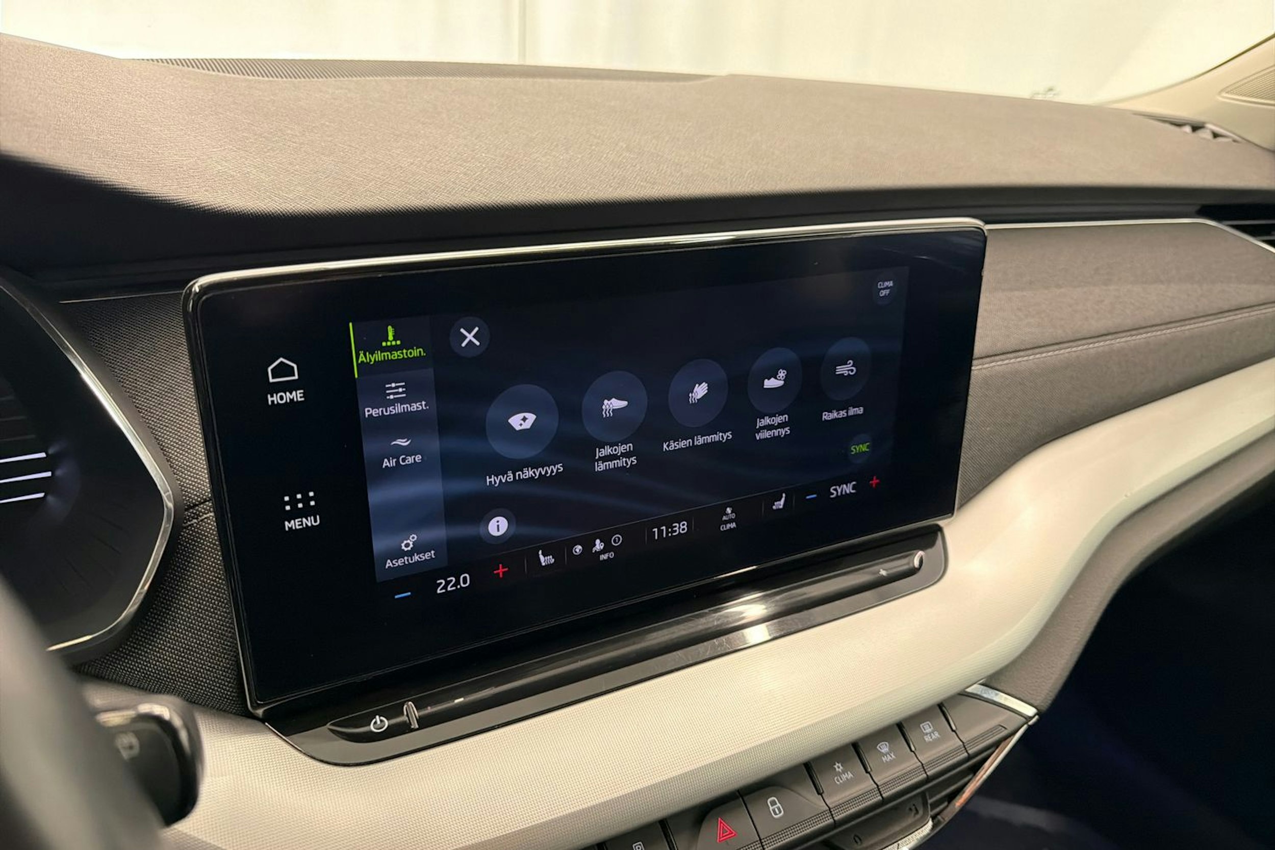 valkoinen Skoda Octavia 2021 kuva 25.