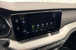 valkoinen Skoda Octavia 2021 kuva 32.