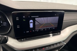 valkoinen Skoda Octavia 2021 kuva 34.