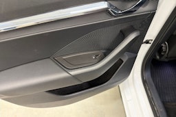 valkoinen Skoda Octavia 2021 kuva 35.