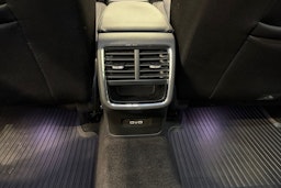 valkoinen Skoda Octavia 2021 kuva 37.