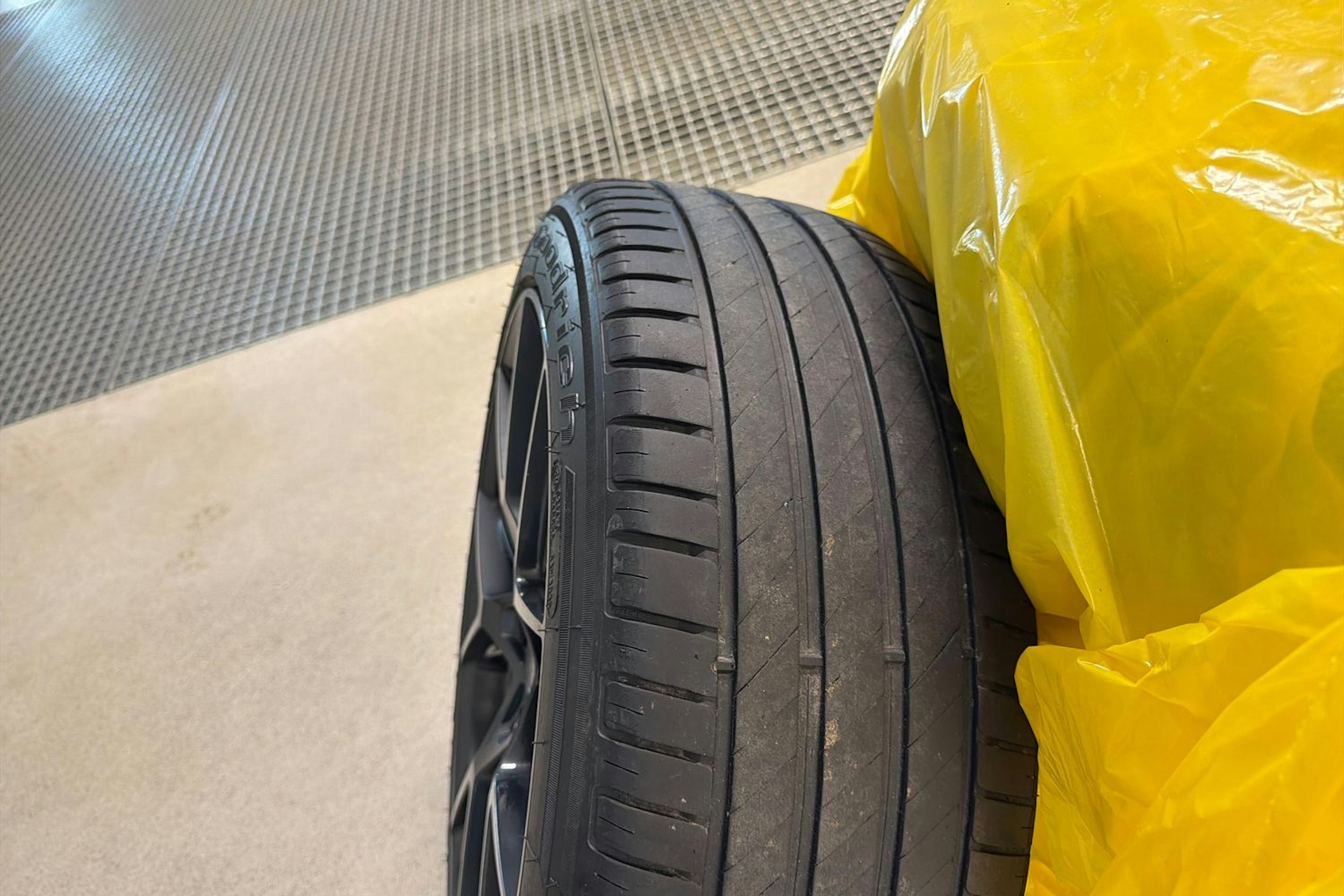 valkoinen Skoda Octavia 2021 kuva 39.