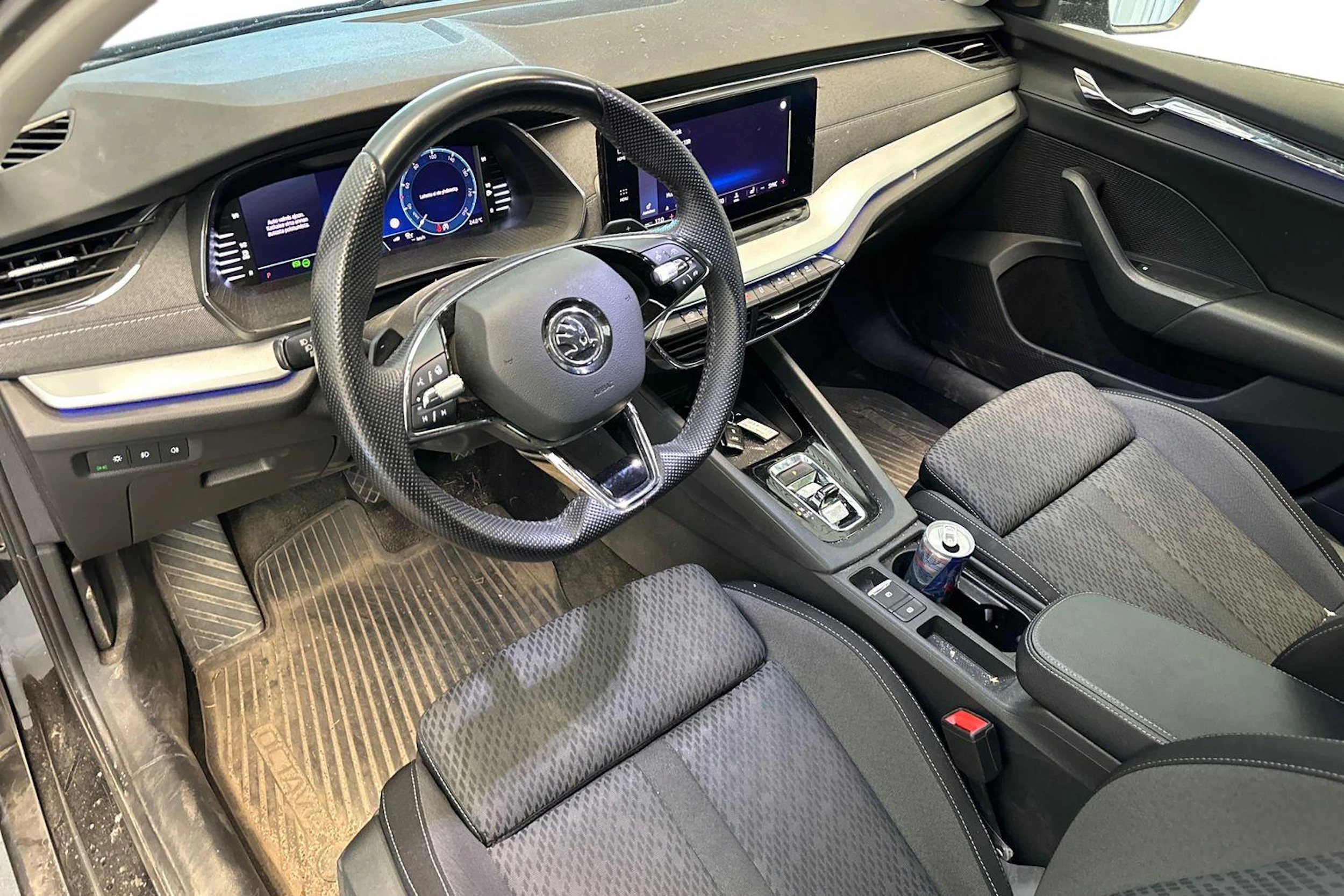musta Skoda Octavia 2021 kuva 3.