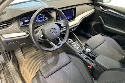 musta Skoda Octavia 2021 kuva 3.