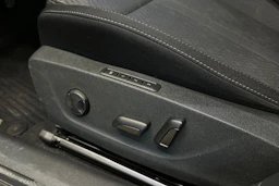 musta Skoda Octavia 2021 kuva 16.